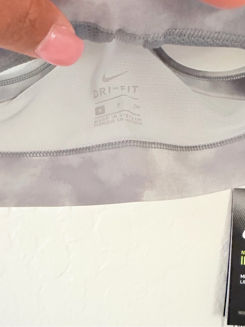 Nike Women’s Sports Bra in Gray Tie-Dye - Picture 7 of 9